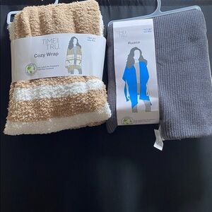 Time and Tru Tan and White Cozy Wrap with Gray Ruana